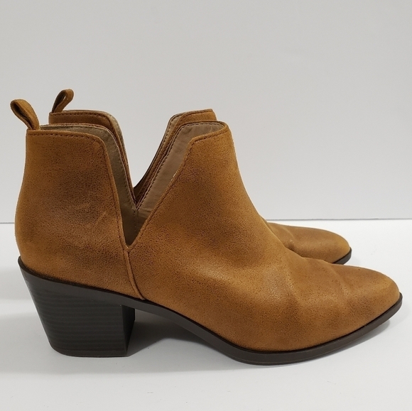 Journee Lola Ankle Bootie Size 9 Tan Brown Faux Leather Boots Western Boho Rodeo - Picture 3 of 13